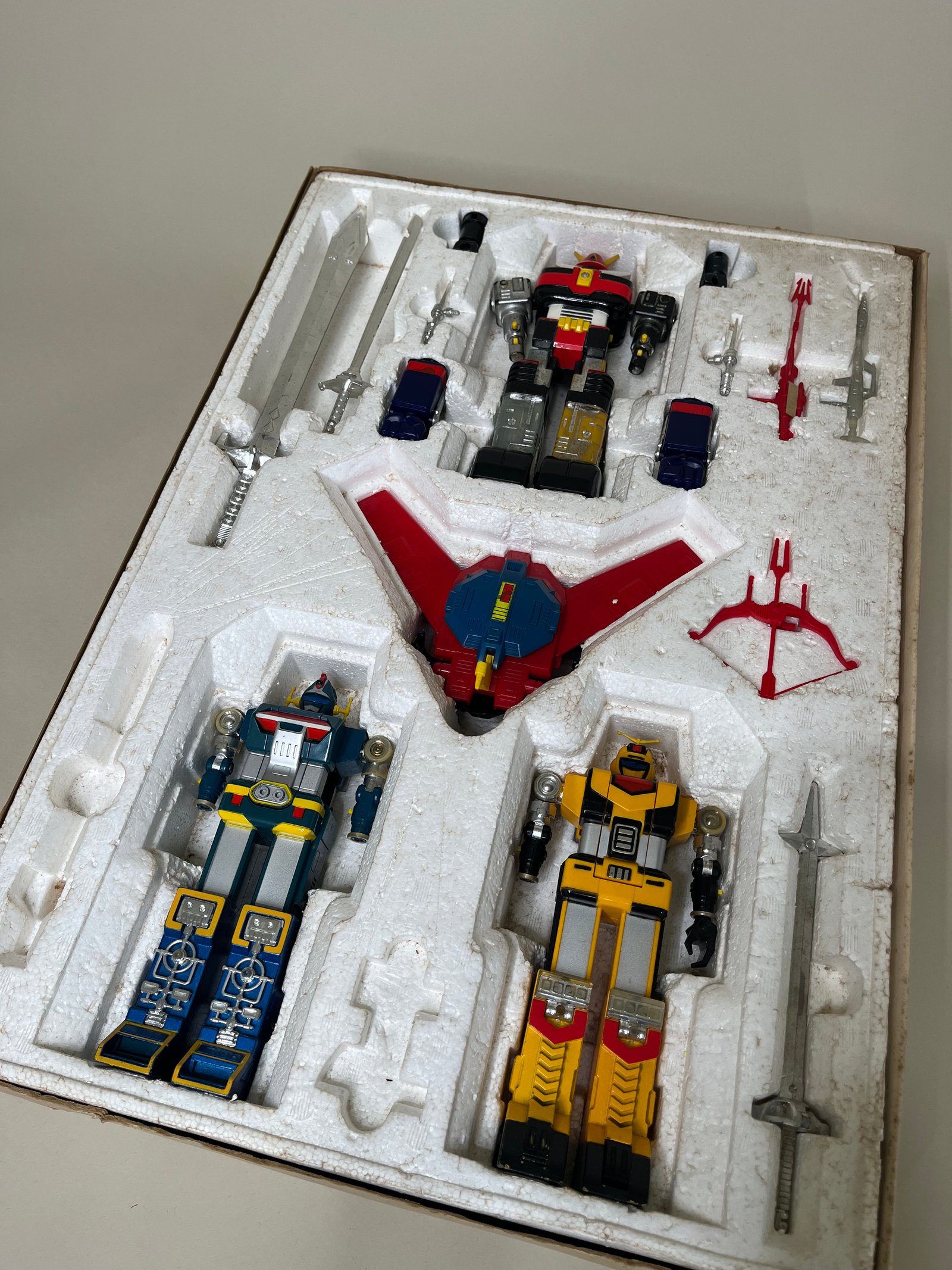 DX Chogokin Space Emperor God Sigma vue 2