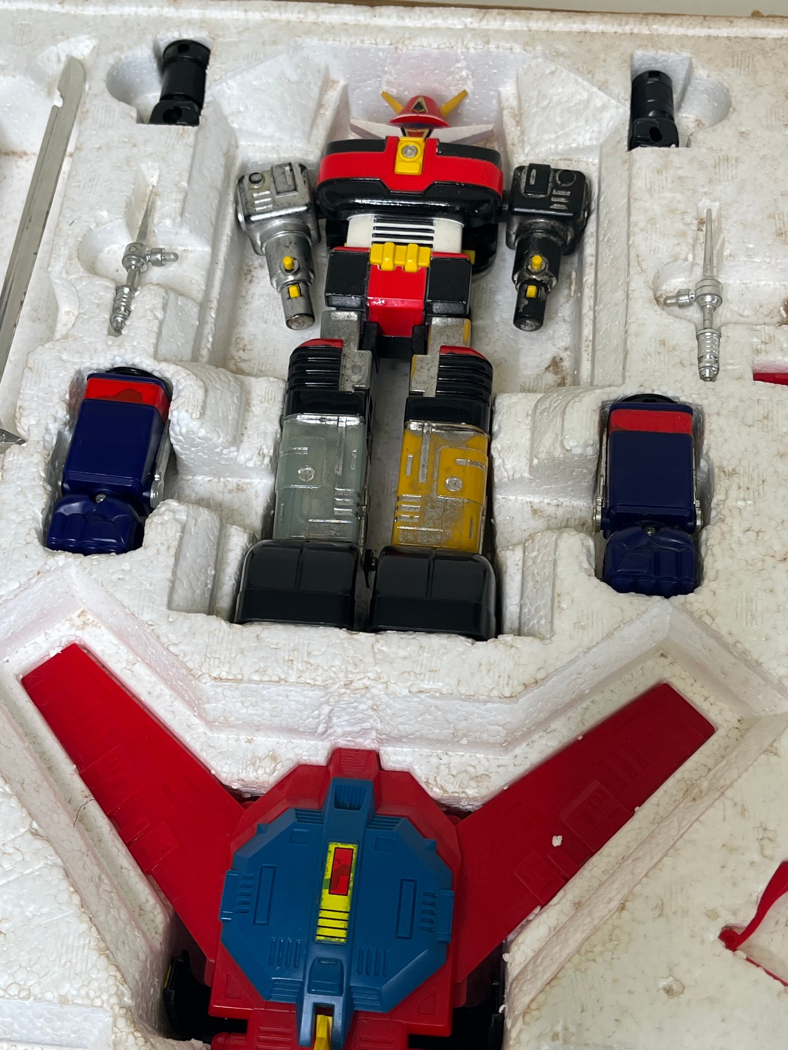 DX Chogokin Space Emperor God Sigma vue 4