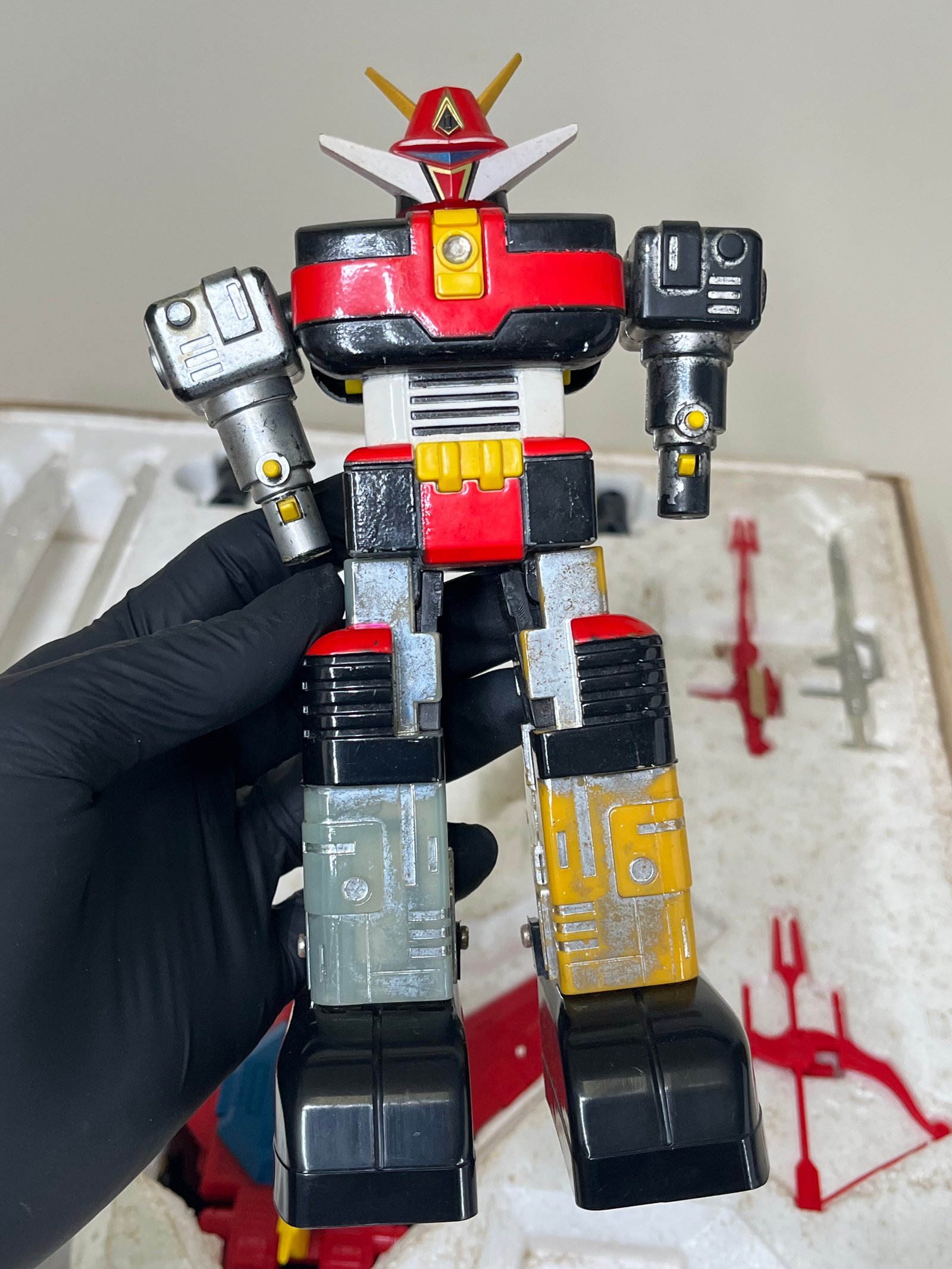 DX Chogokin Space Emperor God Sigma vue 8