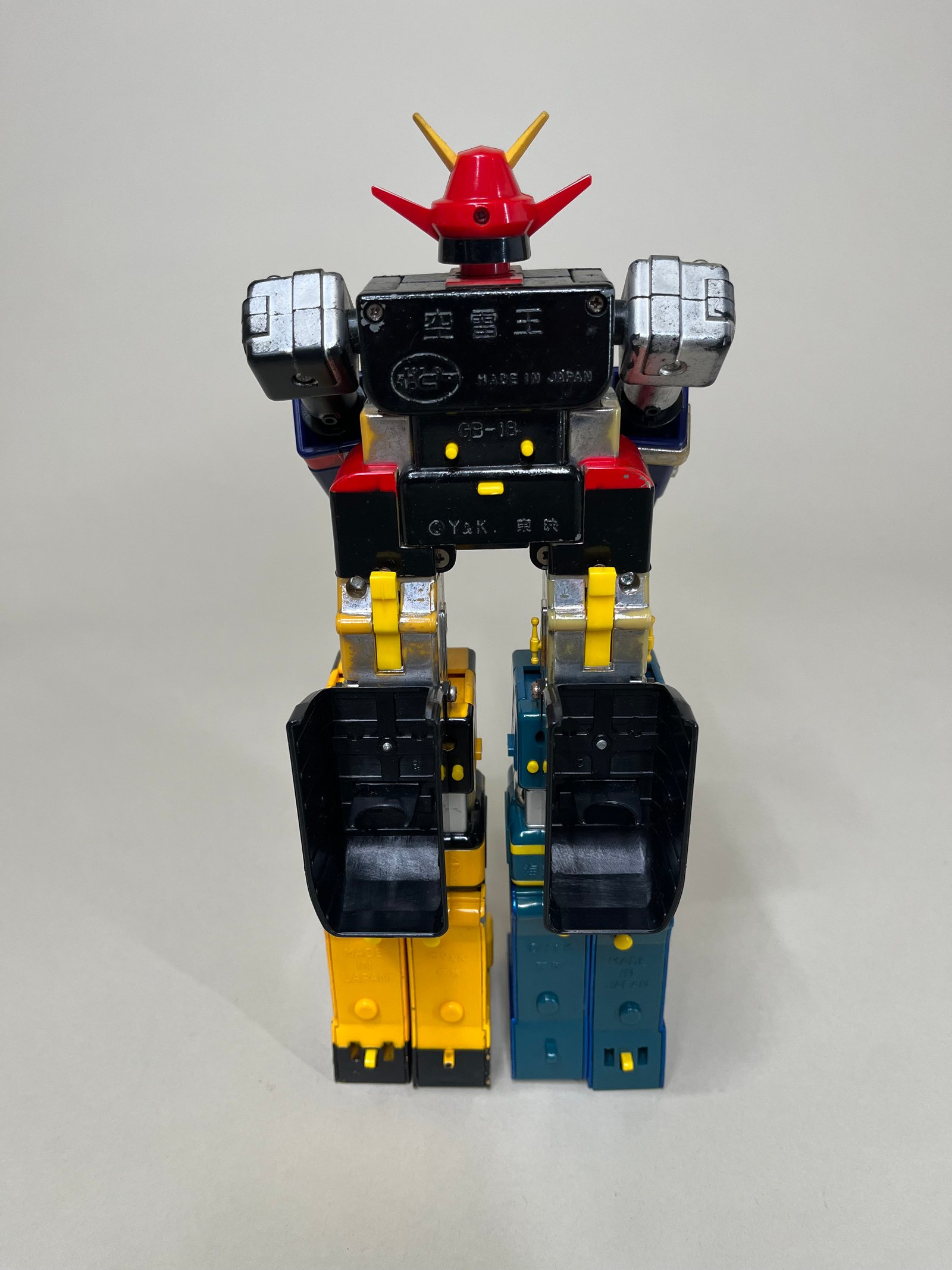 DX Chogokin Space Emperor God Sigma vue 13