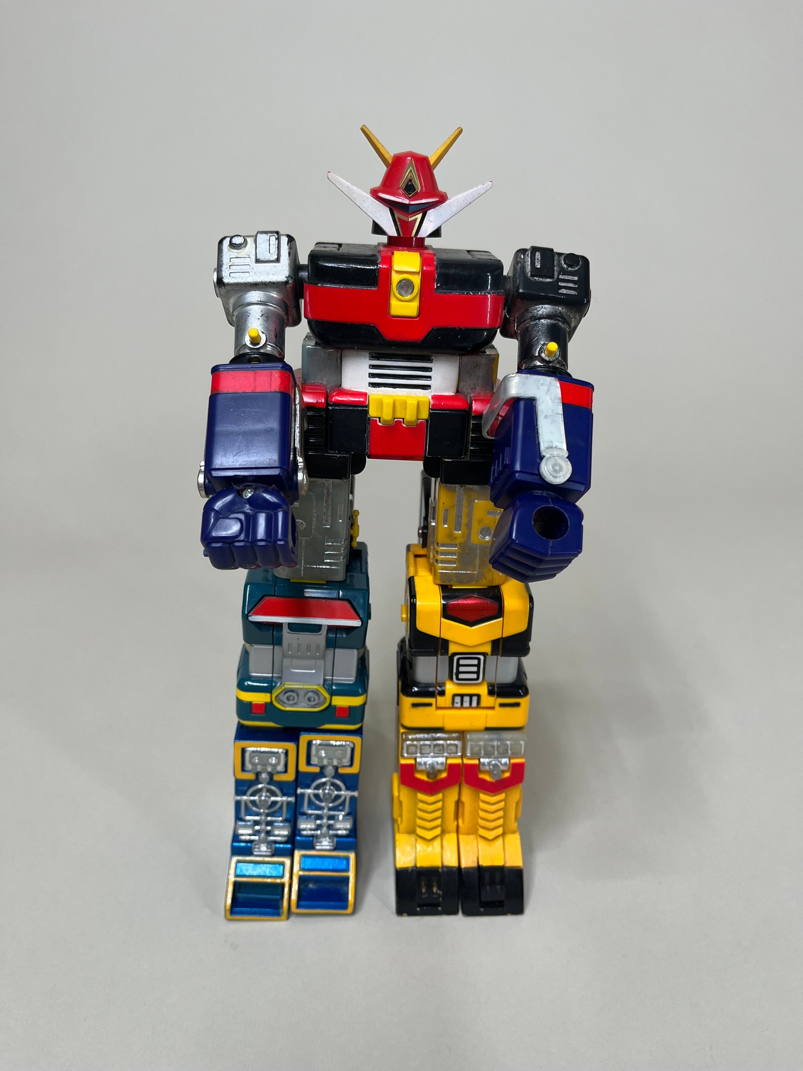 DX Chogokin Space Emperor God Sigma vue 16