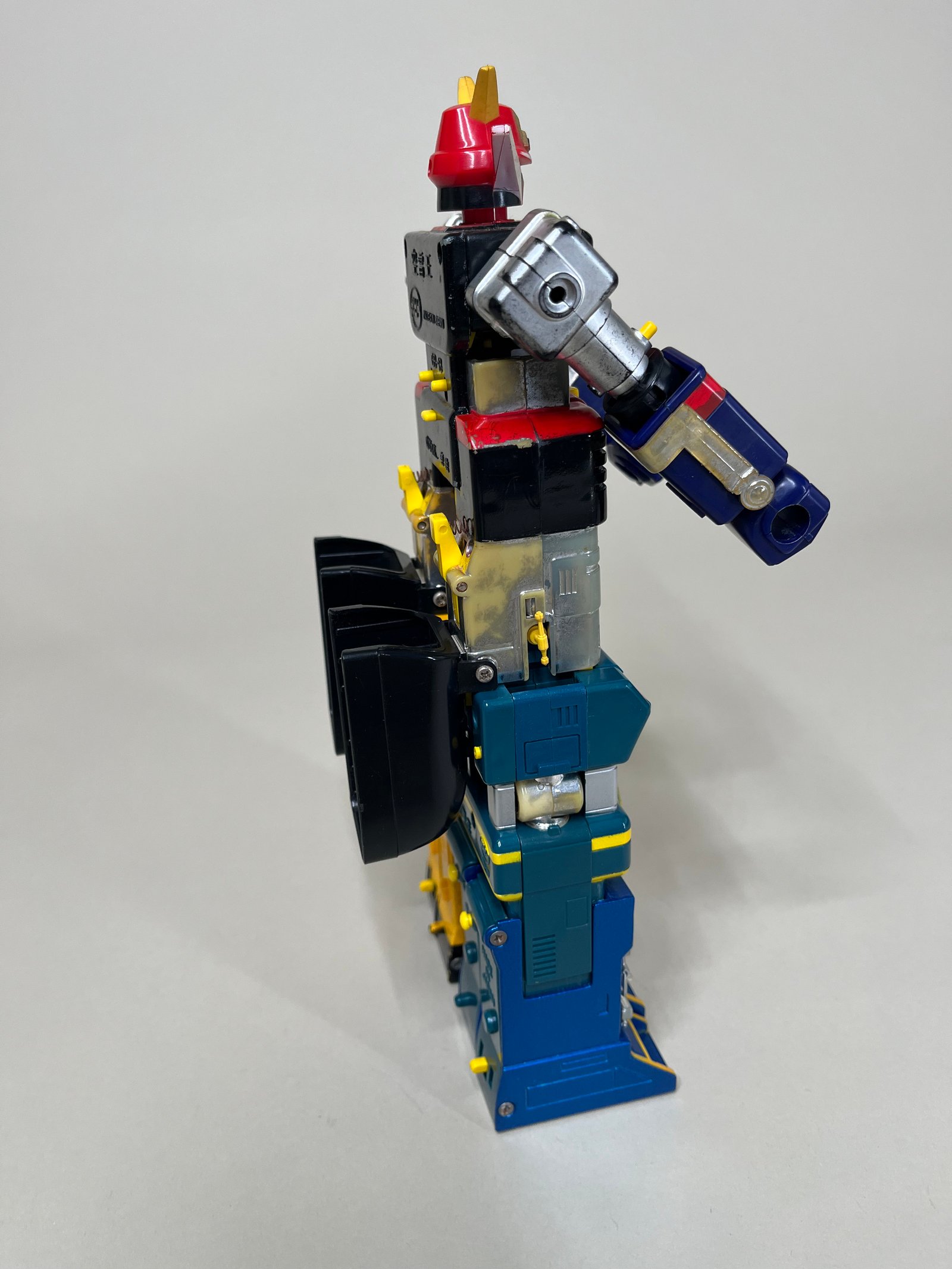 DX Chogokin Space Emperor God Sigma vue 17